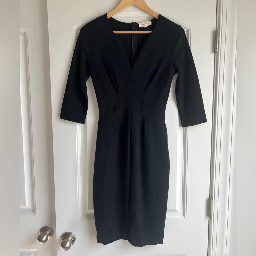 Eight Sixty Black Long Sleeve Dress